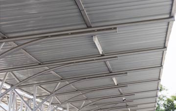 installing Moor metal roofing